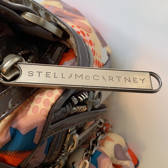 Stella McCartney X LeSportsac nylon shoulder bag with bunny keychain - Picture 2 of 8